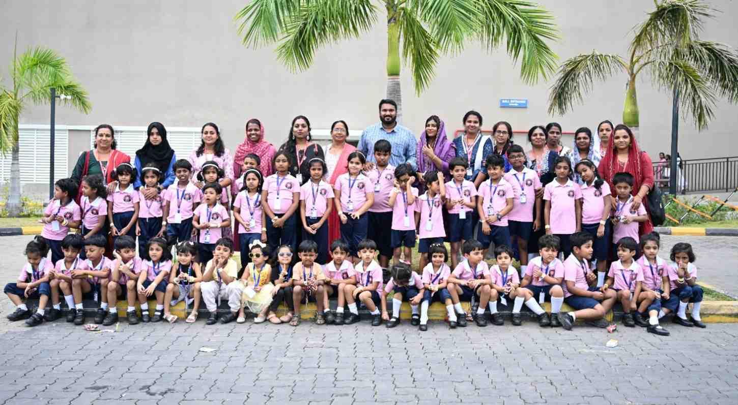 Group picture with the MD and principal